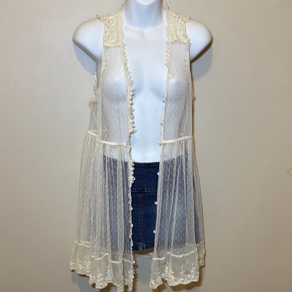 Forever 21 Tops - Forever 21 Cream Lace Open-Front Blouse